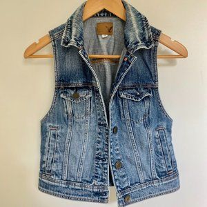 American Eagle Cropped Cut off Jean Jacket